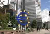 هل يستهدف المركزي الأوروبي في خفض الفائدة تعزيز الصادرات ام الاستثمار؟
