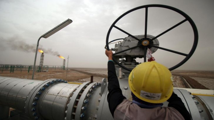 وول ستريت جورنال: السعودية وروسيا تدرسان وقف زيادات في إنتاج النفط