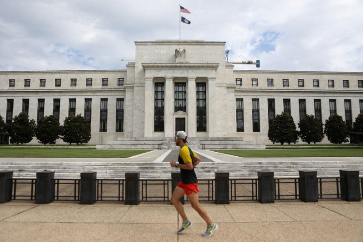 البنك المركزي الأميركي أعلن تخفيف مشتريات السندات وتمسكه باعتقاده بأن التضخم "عابر"