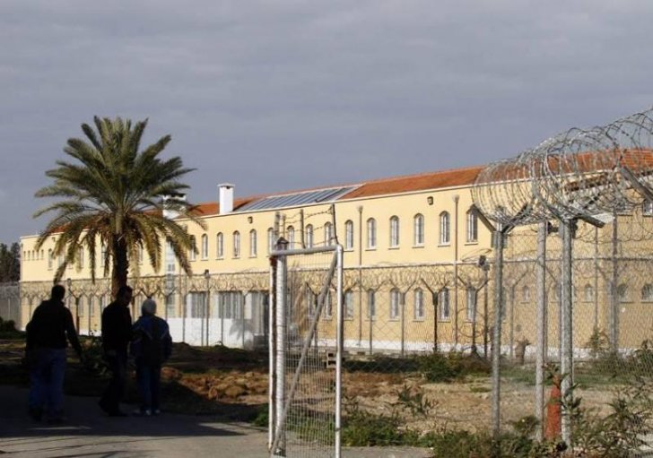 582 يورو من سجناء قبرصيين لضحايا انفجار بيروت!