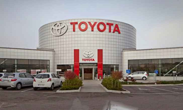 شركة "تويوتا" تستثمر 624 مليون دولار لتصنيع قطع السيارات الكهربائية في الهند