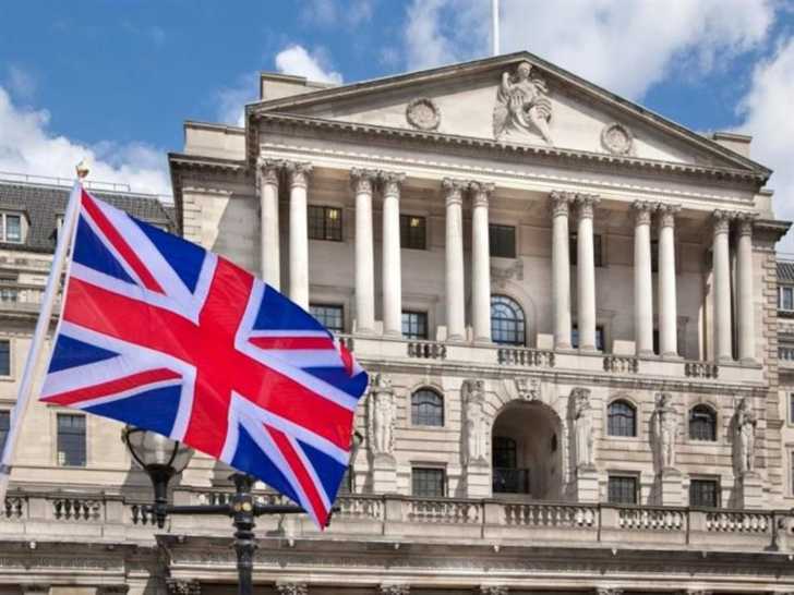 نائب محافظ بنك إنجلترا: النقد يختفي من الاقتصاد البريطاني لمساندة العملة الرقمية