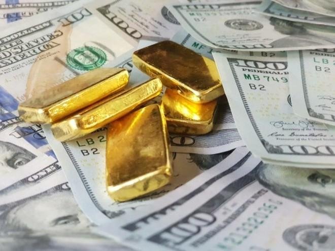 الذهب يصعد مع تراجع الدولار.. الأوقية تسجّل 1873.78 دولاراً  
