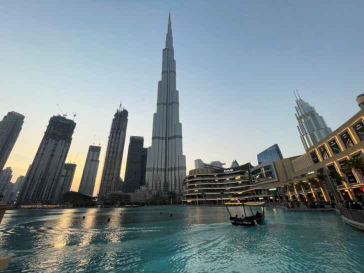 الإمارات تحقق إيرادات إجمالية 83.20 مليار دولار في النصف الأول من عام 2022