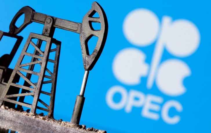 أوبك+ تبحث سياسة الإنتاج وسط هبوط أسعار النفط ومخاوف أوميكرون