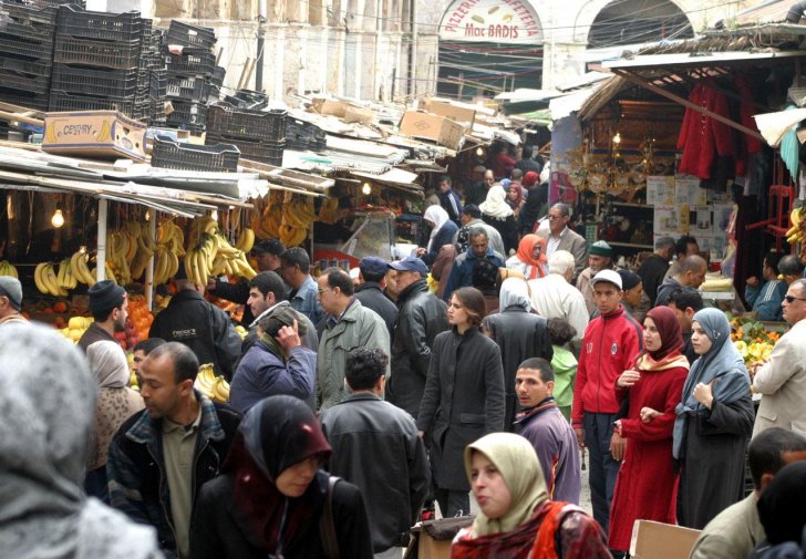 الجزائر تخفض ضريبة الدخل لمواجهة ارتفاع أسعار المواد الغذائية