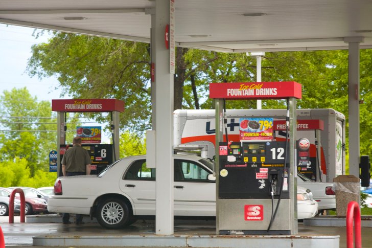 سعر البنزين فى الولايات المتحدة يرتفع لأعلى مستوى منذ عام 2014