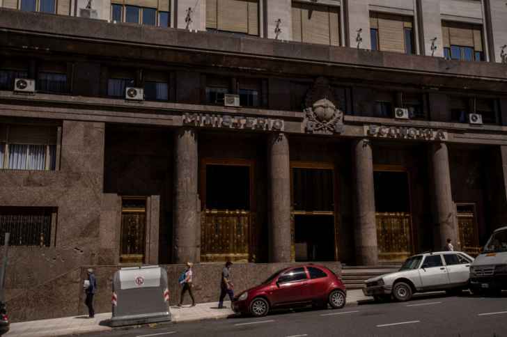 سلطات الأرجنتين خففت 60% من أعباء الديون خلال حزيران عبر مبادلة محلية