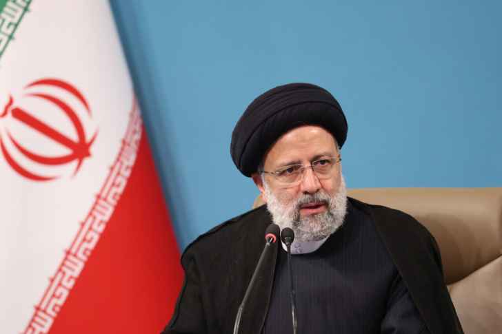 الرئيس الإيراني: حجم التبادل التجاري لبلدنا مع الجيران ارتفع بنحو 4 أضعاف منذ تولي الحكومة مهامها