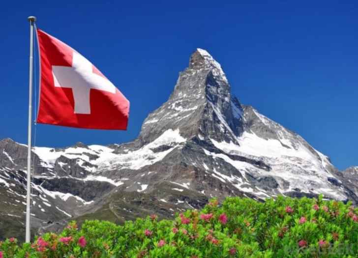 الاقتصاد السويسري قائم على سياسة الحياد التي تجعل بنوكها مفتوحة دائماً لتلقي أموال كل الجهات في أي صراع