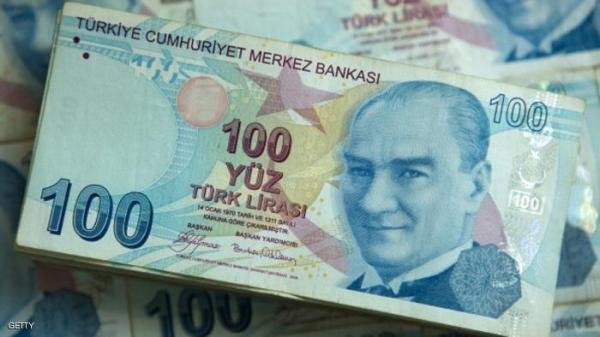 الليرة التركية تنهار إلى مستوى قياسي جديد مقابل الدولار الواحد