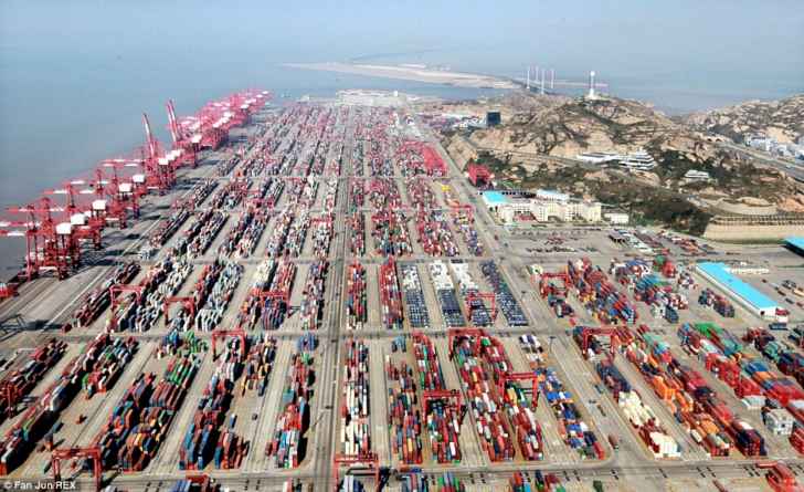 ميناء شانغهاي الصيني أنتج أكثر من 47 مليون حاوية وحقق المركز الأول عالميًا