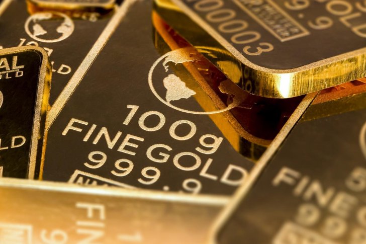 الذهب يتراجع دون مستوى 1800 دولار للأوقية ويتجه لتسجيل أسوأ أداء في 6 سنوات