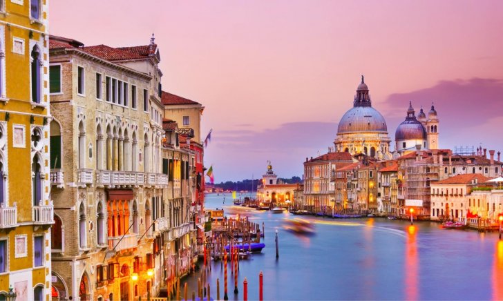 إيطاليا تتوقع ارتفاع عدد السياح هذا الصيف بنسبة 20 %