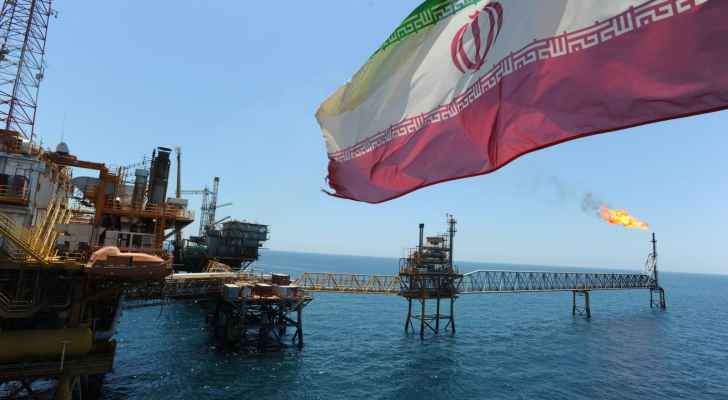 ارتفاع دخل تصدير النفط والمكثفات في إيران بنسبة 580% من آذار إلى تموز